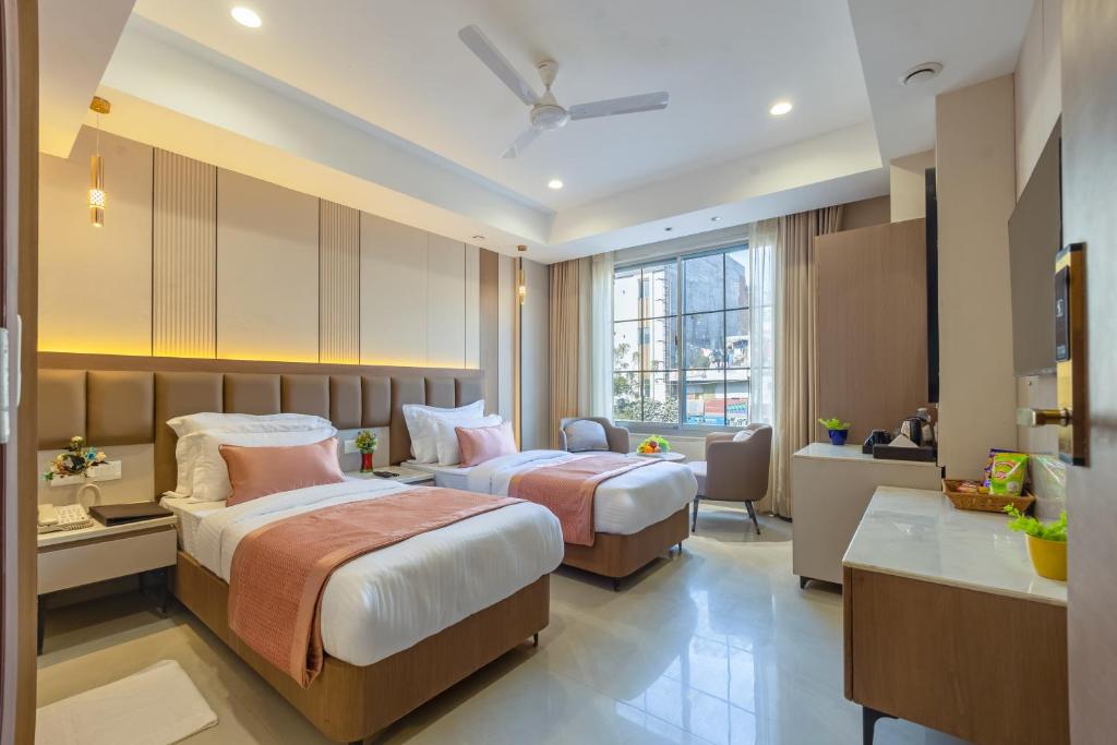 Premium Twin Room - City View